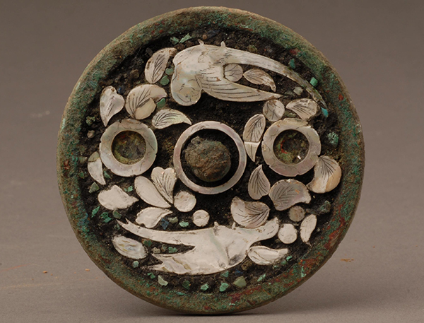 精雕细嵌、灿然悦目的螺钿家具