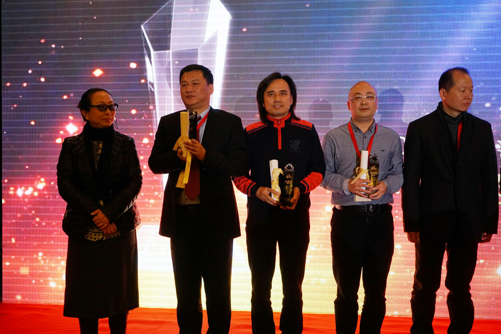 创意融通跨界协同黄小明大师荣获2014年度浙江省优秀创意设计产业领军人物3