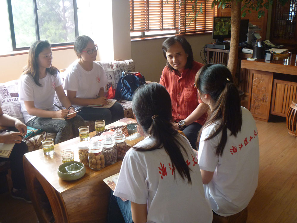 浙江理工大学法政学院暑期实践团访黄小明大师通讯稿及照片1