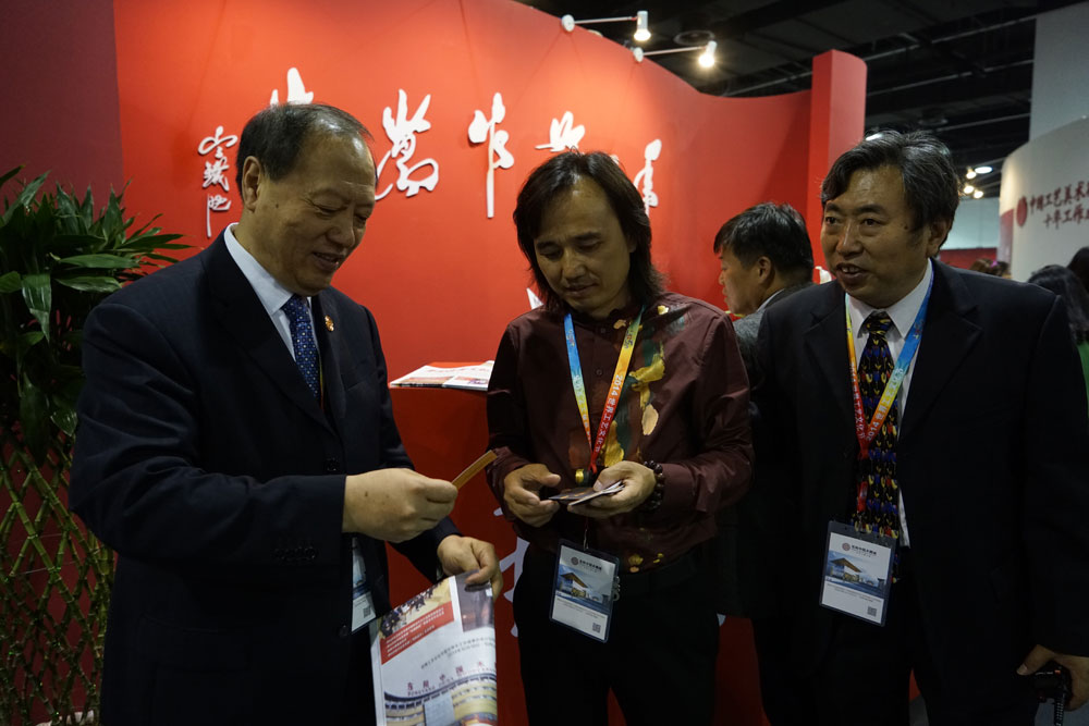 黄小明木雕展馆精彩亮相2014世界工艺文化节10