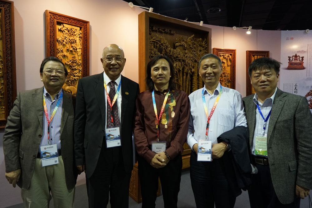 黄小明木雕展馆精彩亮相2014世界工艺文化节14